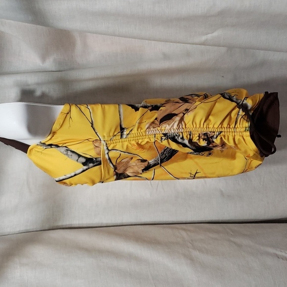 Realtree. NWOT. Halter: Adjustable Side Ties; Shelf Bra w/Removable Pads Size L - Picture 2 of 12